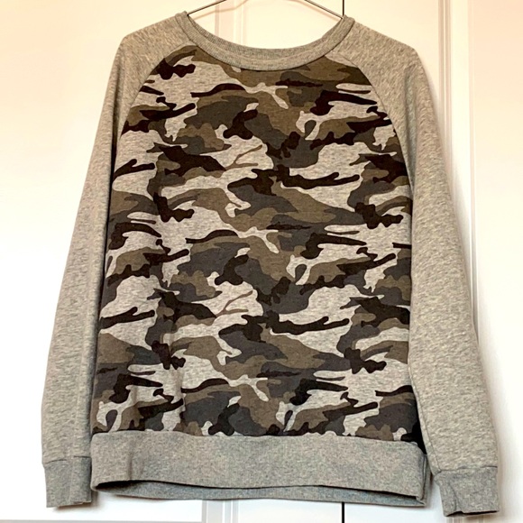 3 for $20 💜 GEORGE Camo Crewneck Sweater - Picture 1 of 4